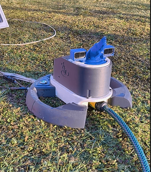 Kompletter WaterStream Aufbau mit Solar Panel und Wasserschlauchanschluss